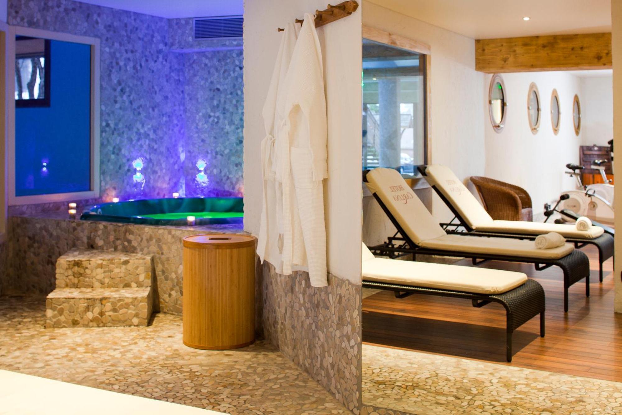 Carlina Hotel ลาคลูซาซ์ ภายนอก รูปภาพ